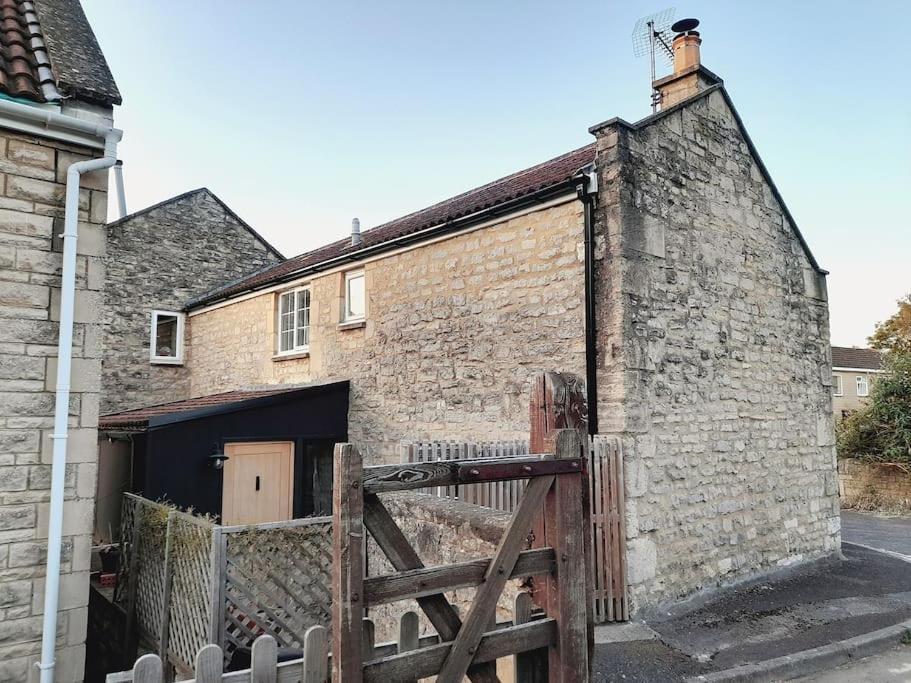 Converted Barn In Bath Exterior foto